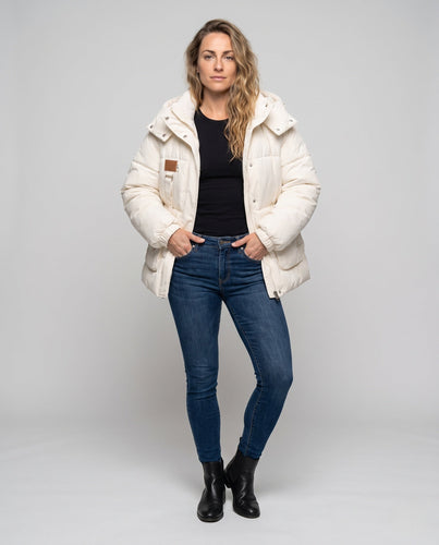 Damen kurz geschnittene oversized Winterparka mit gepolsterten Cargo-Taschen und Stehkragen mit hoher Verschlussleiste