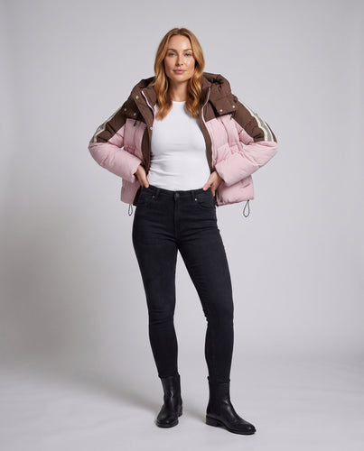 Damen kurze zweifarbige gesteppte Kurzjacke mit abnehmbarem Kragenbesatz und sportlichen Ärmelstreifen