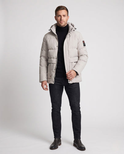 Herren Kurzmantel im minimalistischen Steppdesign mit verstaubarer Kapuze und verdeckten Reißverschlusstaschen Nord Taschen