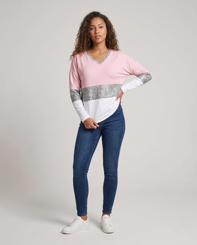 Damen Langarmshirt mit V-Ausschnitt, dekorativen Riemen und Herzdruck Nord Taschen