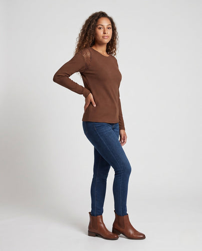 Damen Leichter Waffelstrickpullover mit Rundhalsausschnitt und Häkel-Schulterdetails Nord Taschen
