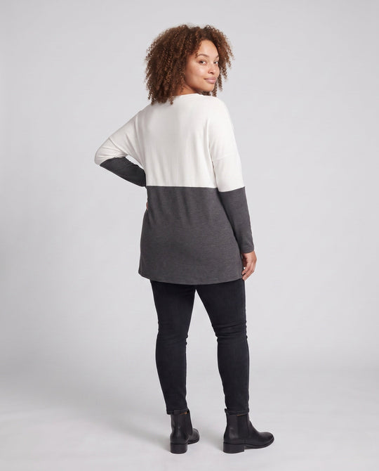 Product 15979766546762 - back_view