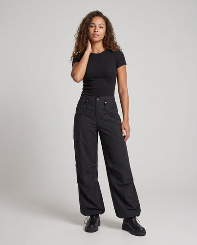 Damen Weite Cargo-Hose mit Kordelzugbund, Mehrere Taschen und Leichtgewichtigem Funktionsstoff Nord Taschen