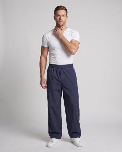 Herren Weite Nylon-Trainingshose im Retro-Sportstil mit elastischem Bund, Tunnelzug & Kontrast-Einsätzen Nord Taschen
