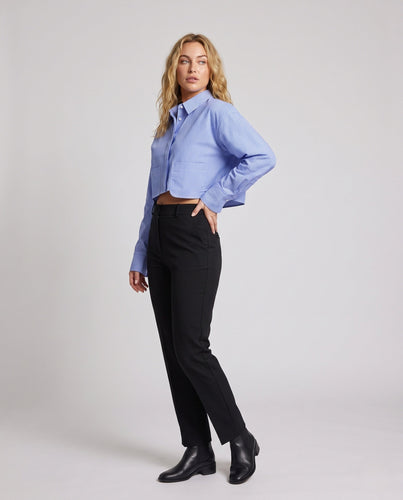 Damen Cropped Oversize‑Hemdbluse mit verdeckter Knopfleiste und großen Fronttaschen Nord Taschen