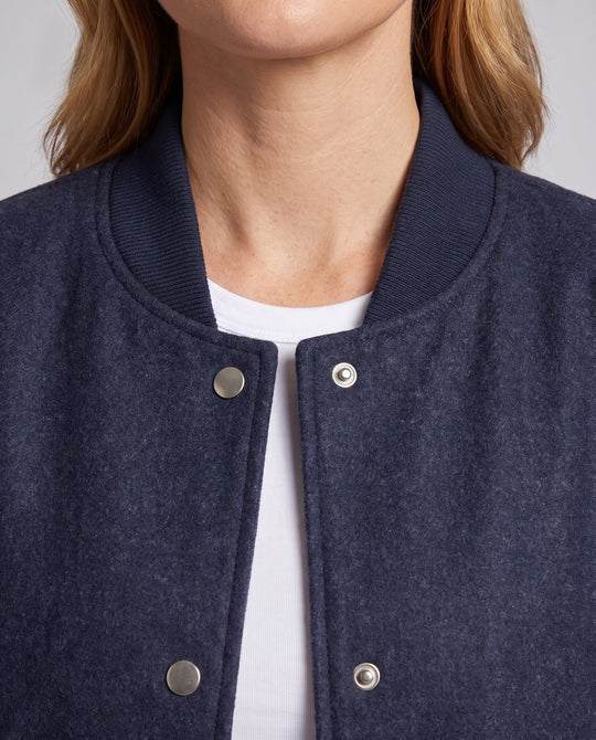 Product 16022349873482 - close_up_detail
