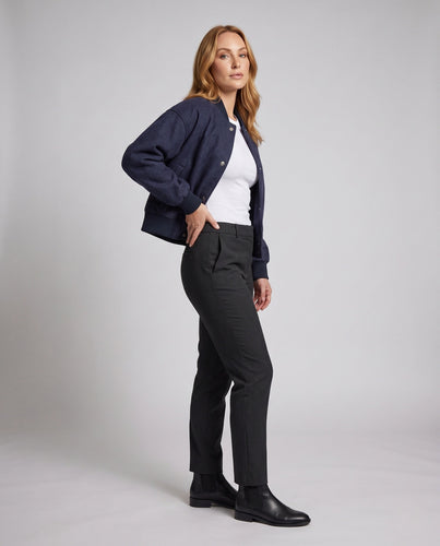 Damen Kurz geschnittene Boxy‑Bomberjacke aus Wollmix mit Druckknöpfen, Rippbündchen und seitlichen Eingrifftaschen Nord Taschen