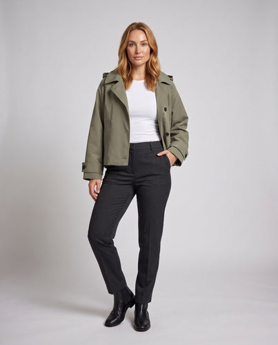 Damen Kurz geschnittener Boxy‑Trench mit Reverskragen und Oversize‑Ärmeln Nord Taschen