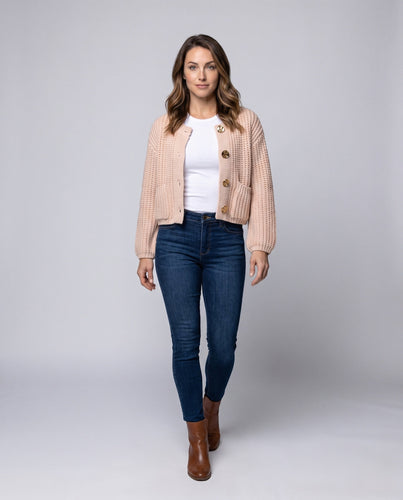 Damen Short Chunky Strickjacke mit Patten und dekorativen Metallknöpfen Nord Taschen