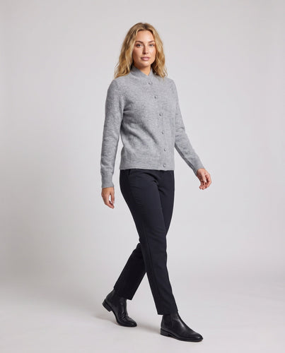 Damen Elegante Stehkragen‑Strickjacke aus flauschigem Mohair‑Look mit verdeckter Knopfleiste Nord Taschen