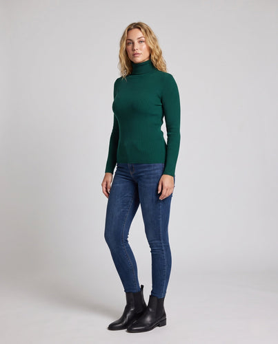 Damen Enganliegender Rippstrick-Rollkragenpullover in Feiner Stretch-Qualität Nord Taschen
