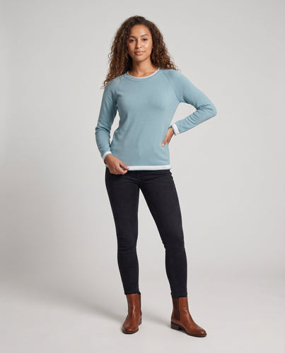 Damen Feiner Rundhalspullover mit kontrastierter Kantenblende und schmaler Silhouette Nord Taschen