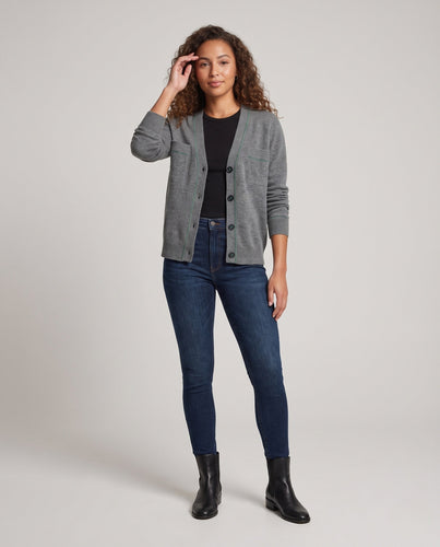 Damen Feiner V-Ausschnitt-Cardigan aus softem Wollmix mit Kontrastnaht Nord Taschen