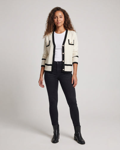 Damen Feiner V‑Ausschnitt‑Cardigan im Vintage‑Chanel‑Look mit Perlmutt‑Zierknöpfen Nord Taschen