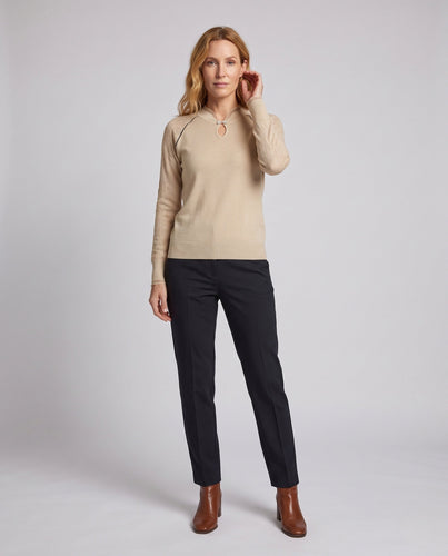 Damen Feinstrickpullover mit Mandarin‑Kragen, Tropfenausschnitt und Zierschließe Nord Taschen