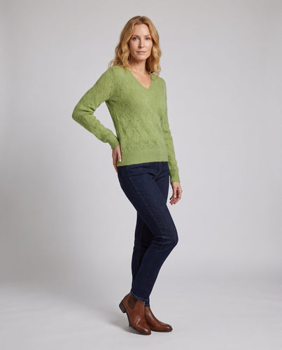 Damen Feinstrickpullover mit V‑Ausschnitt, Ajourmuster und flauschiger Mohair-Optik Nord Taschen