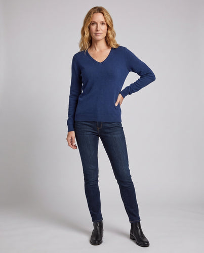 Damen Feinstrickpullover mit V‑Ausschnitt, Angora‑Optik und leicht kastiger Passform Nord Taschen