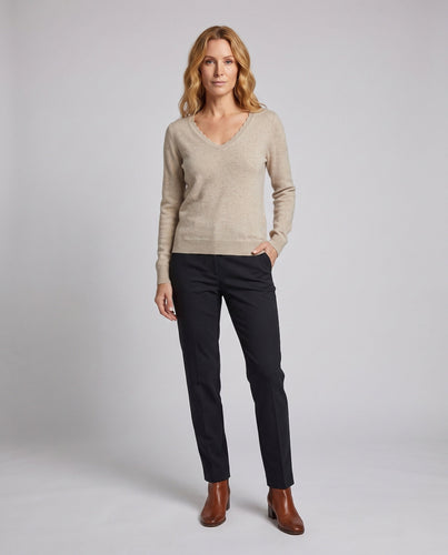 Damen Feinstrickpullover mit V‑Ausschnitt und gezackter Kantenverzierung Nord Taschen