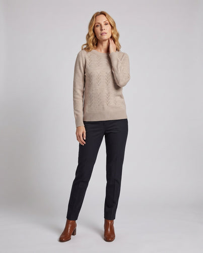 Damen Feinstrickpullover mit zartem Ajourmuster, Rundhals und legerer Passform Nord Taschen