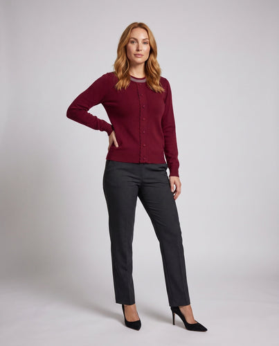 Damen Feinstrickpullover mit Zierknopfleiste und strassbesetztem Rundhalsausschnitt Nord Taschen