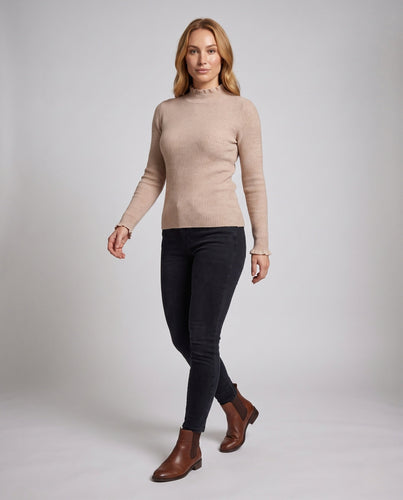 Damen Figurbetonter Feinstrickpullover mit feiner Rippenstruktur und Wellensaum-Ärmeln Nord Taschen