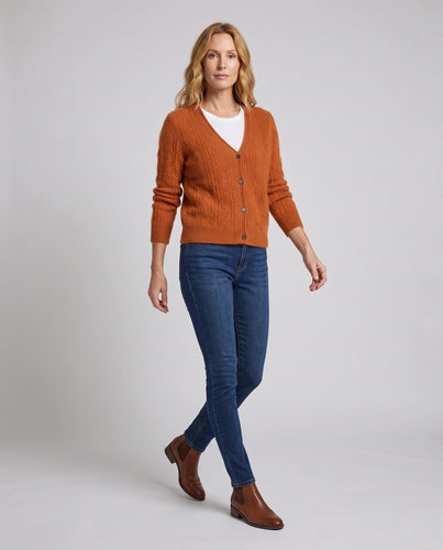Damen Flauschiger Ajour-Zopfcardigan mit V‑Ausschnitt und Knopfleiste Nord Taschen