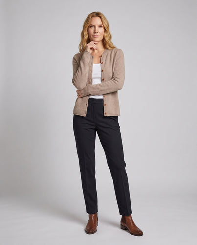 Damen Flauschiger Feinstrick-Knopfcardi mit Rundhals und Angora‑Optik Nord Taschen