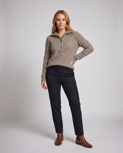 Damen Fuzzy Halb Reißverschluss Mock Neck Pullover mit gerippten Ärmeln und lässiger Silhouette Nord Taschen