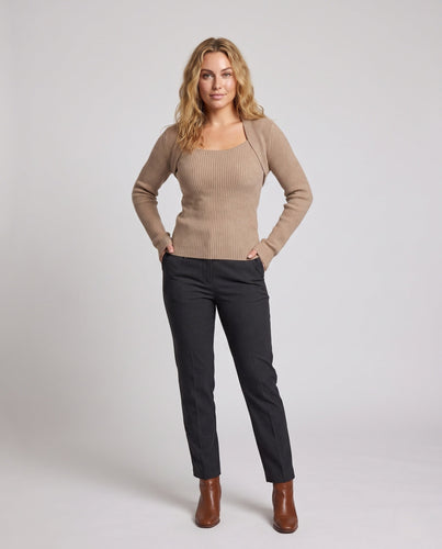 Damen Gerippter Feinstrick-Pullover mit Mohair‑Look und Rundhalsausschnitt Nord Taschen