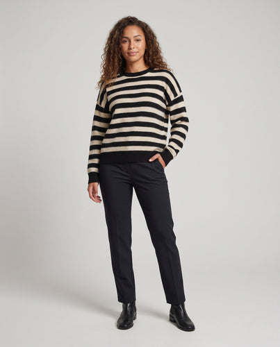 Damen Gestreifter Feinstrickpullover mit Rundhalsausschnitt und lässiger Passform Nord Taschen