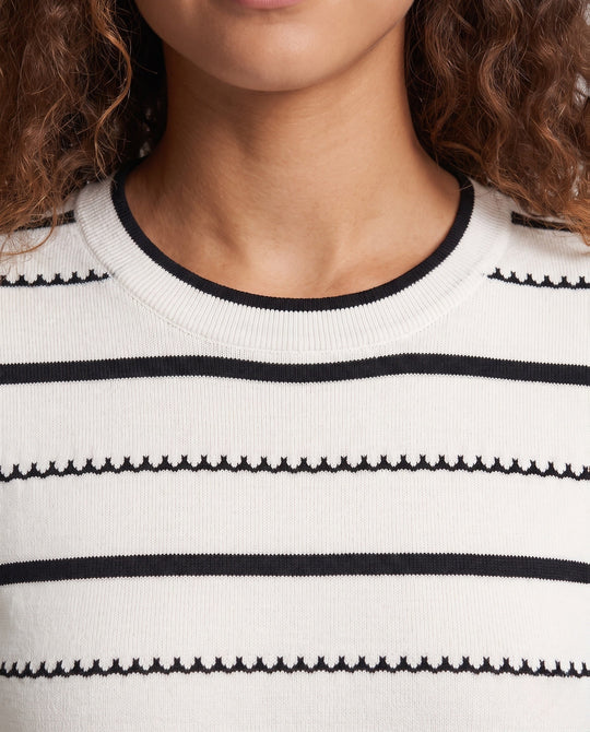 Product 16034478588234 - close_up_detail