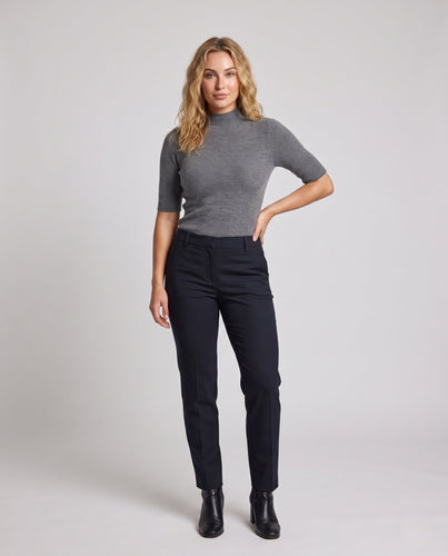 Damen Halbarm Feinstrickpullover mit kurzem Stehkragen und figurbetonter Passform Nord Taschen