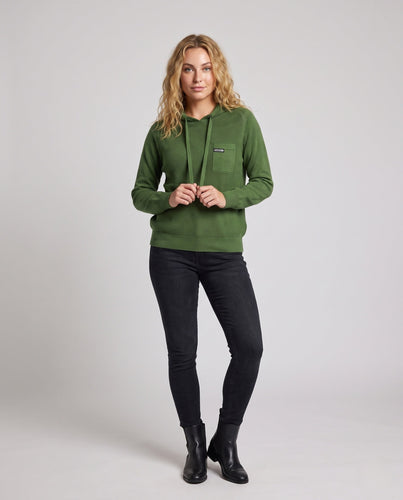 Damen Kapuzenpullover aus feinem Rippstrick mit Brusttasche und lässiger Passform Nord Taschen