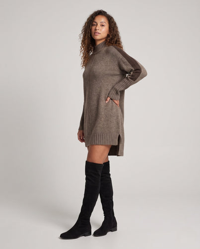 Damen Midikleid aus Feinstrick mit Mockneck, überschnittener Schulter und breitem Rippsaum Nord Taschen
