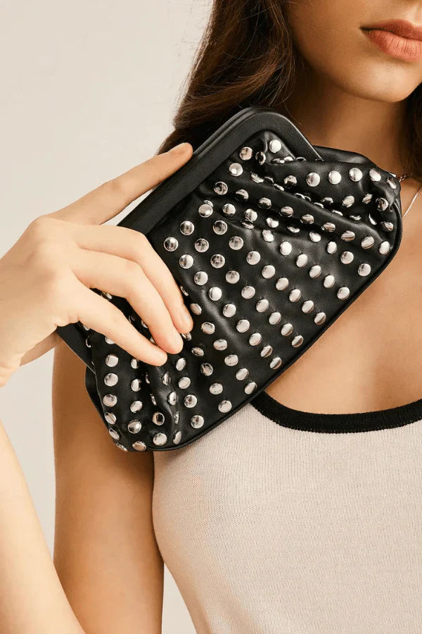 Nord Taschen | Nieten Vegan Leder Rüsch Clutch Tasche mit Rahmenverschluss