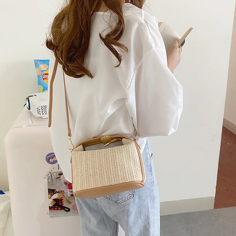 Nord Taschen | Small Shoulder Bag in Straw