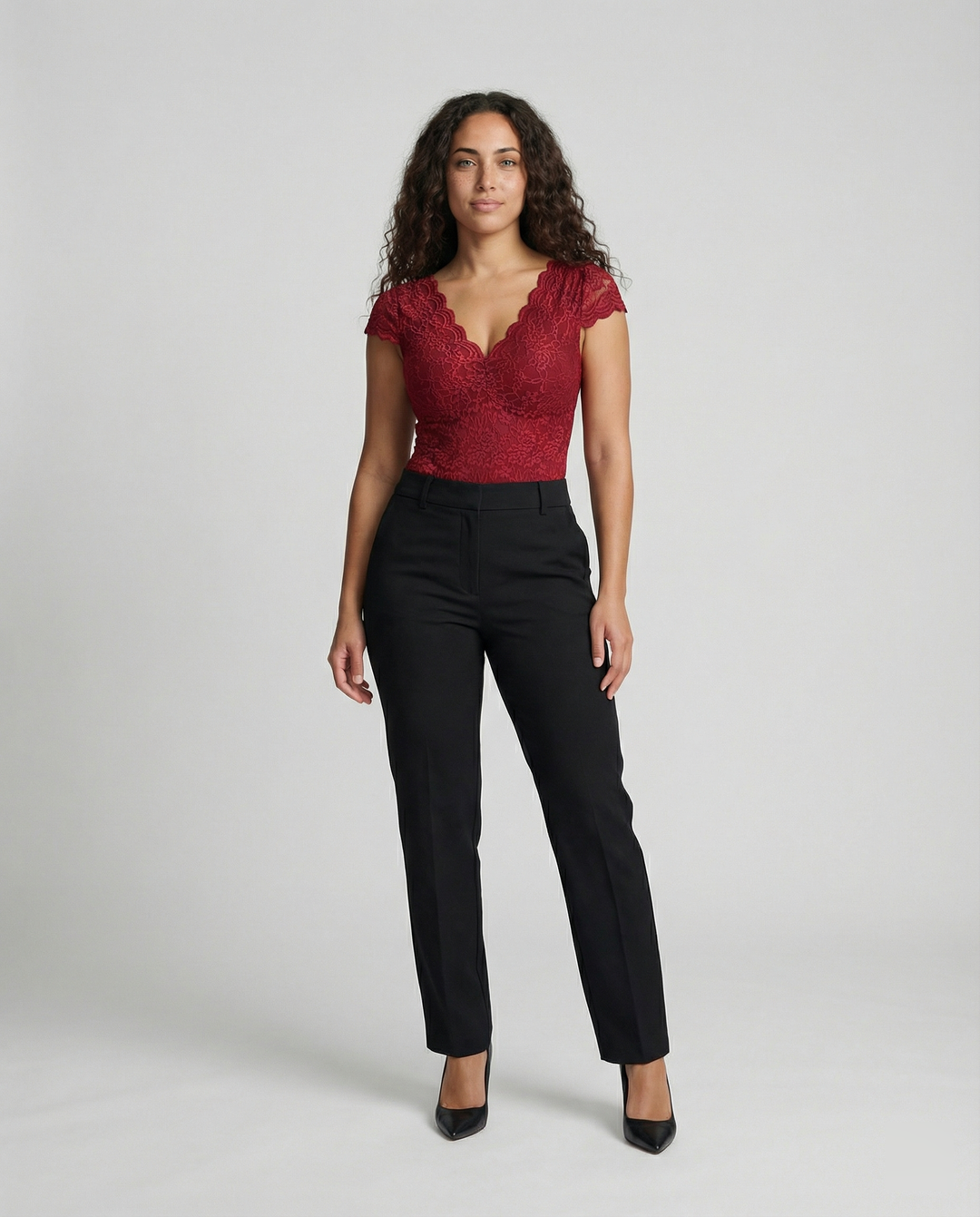 Elegante Body Suit mit Spitzenärmeln und V-Ausschnitt - Arvani