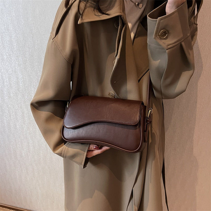 Vintage Leder Crossbody-Taschen Kleine Umhängetasche Stilvolle Armpit Handtaschen und Geldbörsen