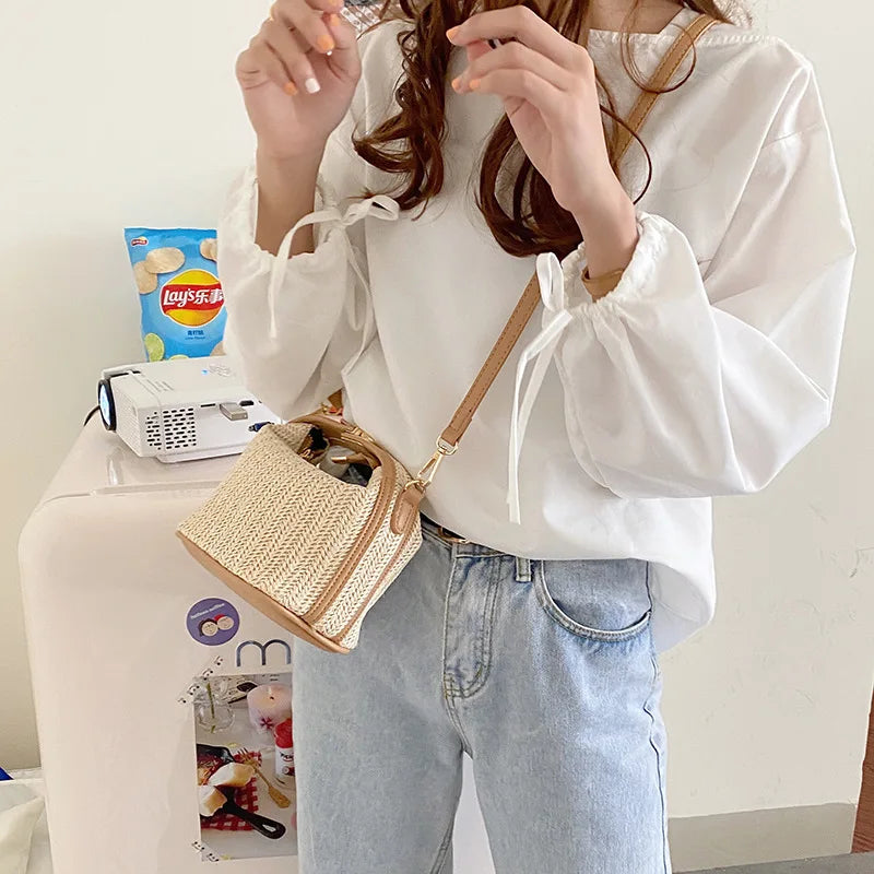 Nord Taschen | Small Shoulder Bag in Straw