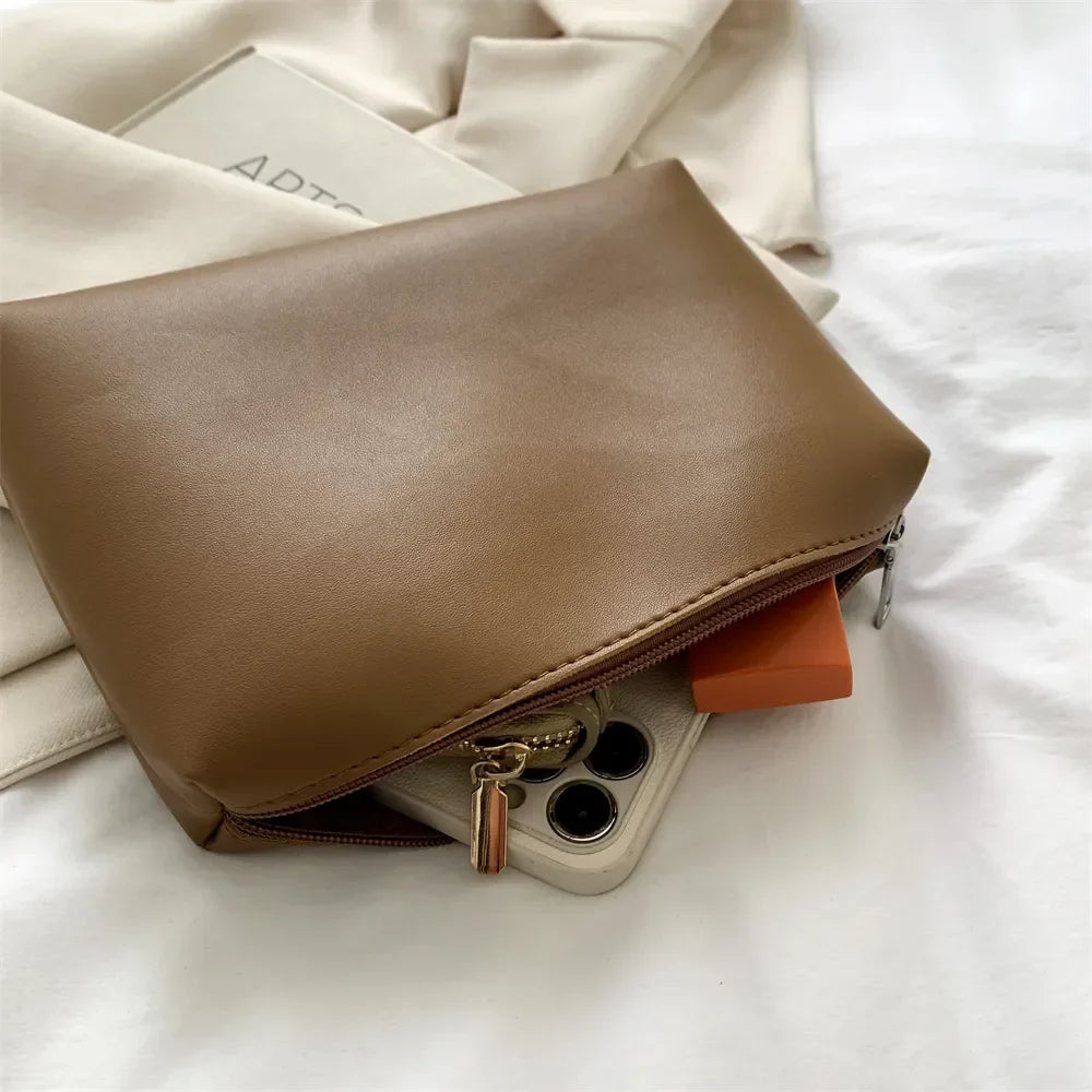 Nord Taschen | Crossbody Handbag in Smooth Leather with Wallet Pouch
