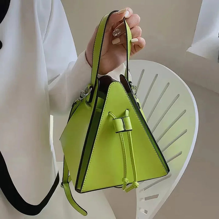 Nord Taschen | Dreieckige Handtasche für Frauen