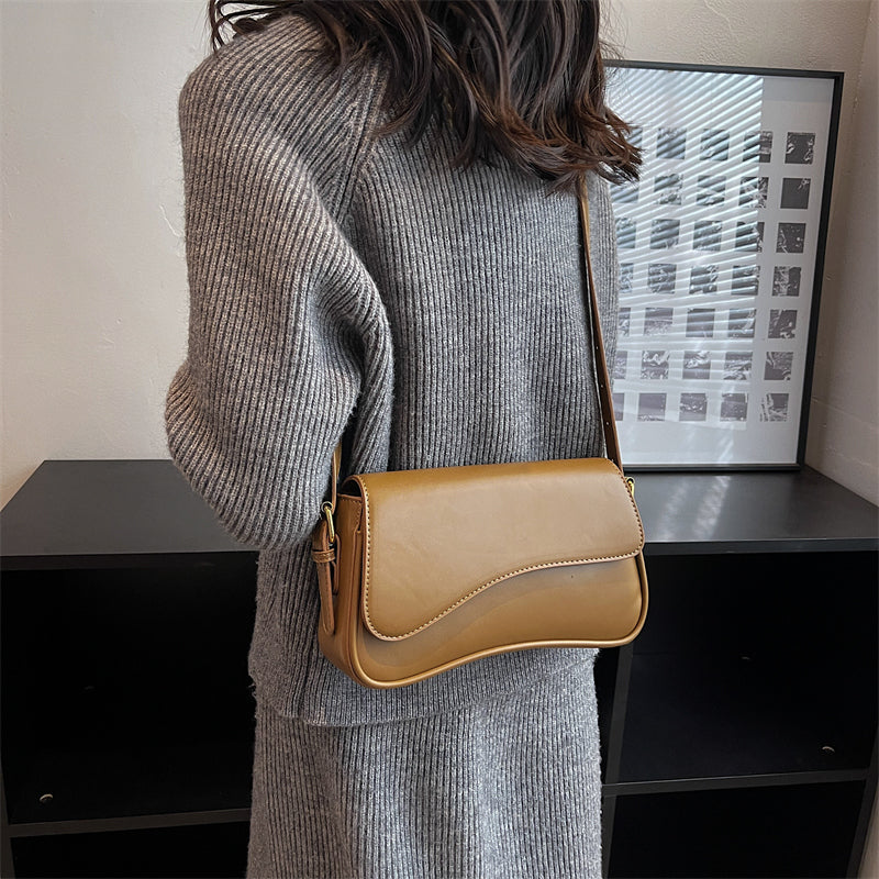 Vintage Leder Crossbody-Taschen Kleine Umhängetasche Stilvolle Armpit Handtaschen und Geldbörsen