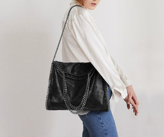 Nord Taschen | Soft Leather Handbag with Chain Shoulder Strap