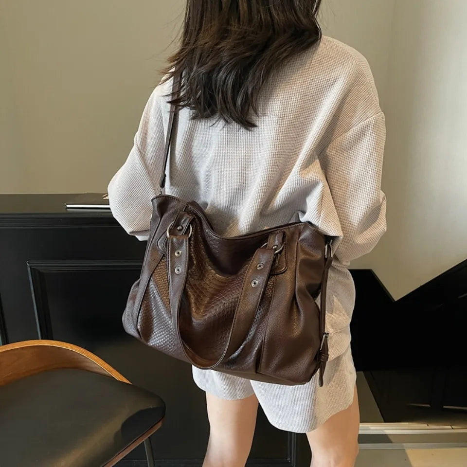Nord Taschen | Luxury Scaly Leather School Handbag