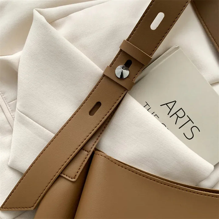 Nord Taschen | Crossbody Handbag in Smooth Leather with Wallet Pouch