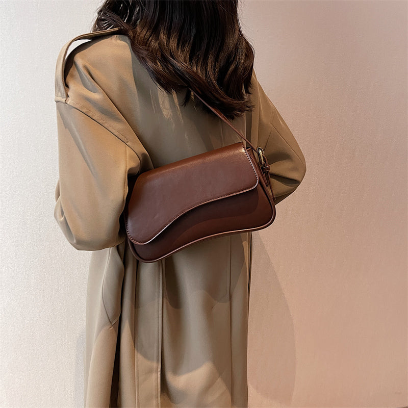 Vintage Leder Crossbody-Taschen Kleine Umhängetasche Stilvolle Armpit Handtaschen und Geldbörsen