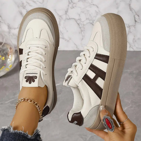 Sneaker | 3 Streifen | Schnürung | Weiße Sneaker | Damenschuhe - Arvani