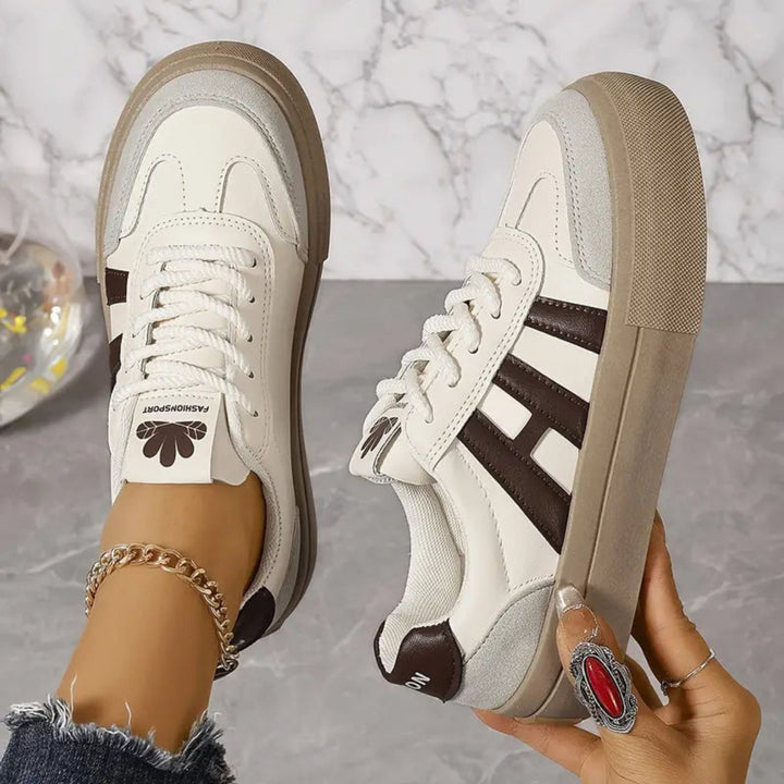 Sneaker | 3 Streifen | Schnürung | Weiße Sneaker | Damenschuhe