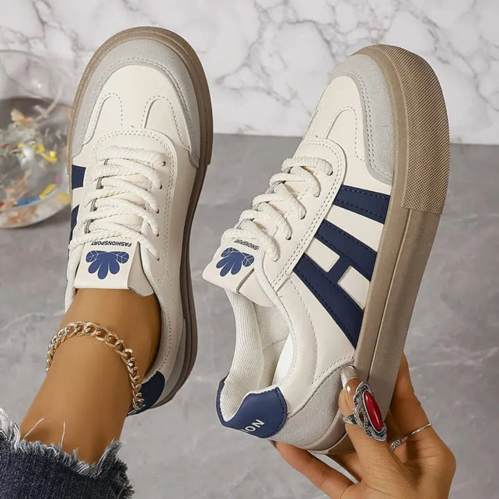 Sneaker | 3 Streifen | Schnürung | Weiße Sneaker | Damenschuhe