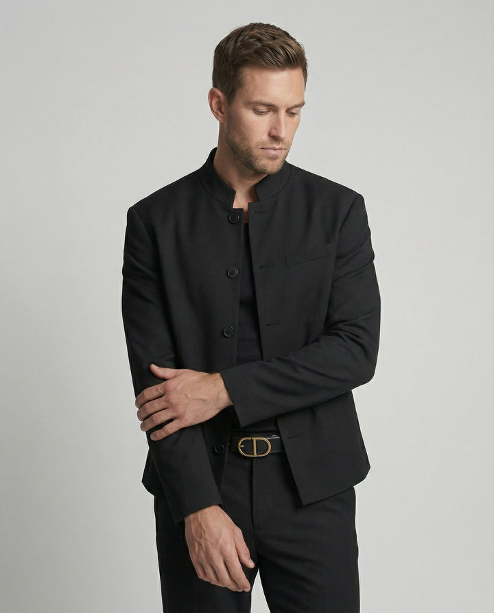 Stilvolle schwarze Herren Kurzjacke mit Stehkragen im modernen Cleanfit Look
